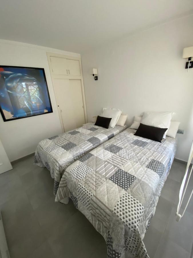 El Far Apartment Roses